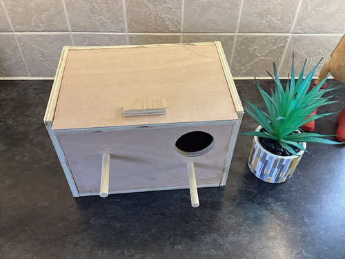 Budgie nest box top - opening, 50